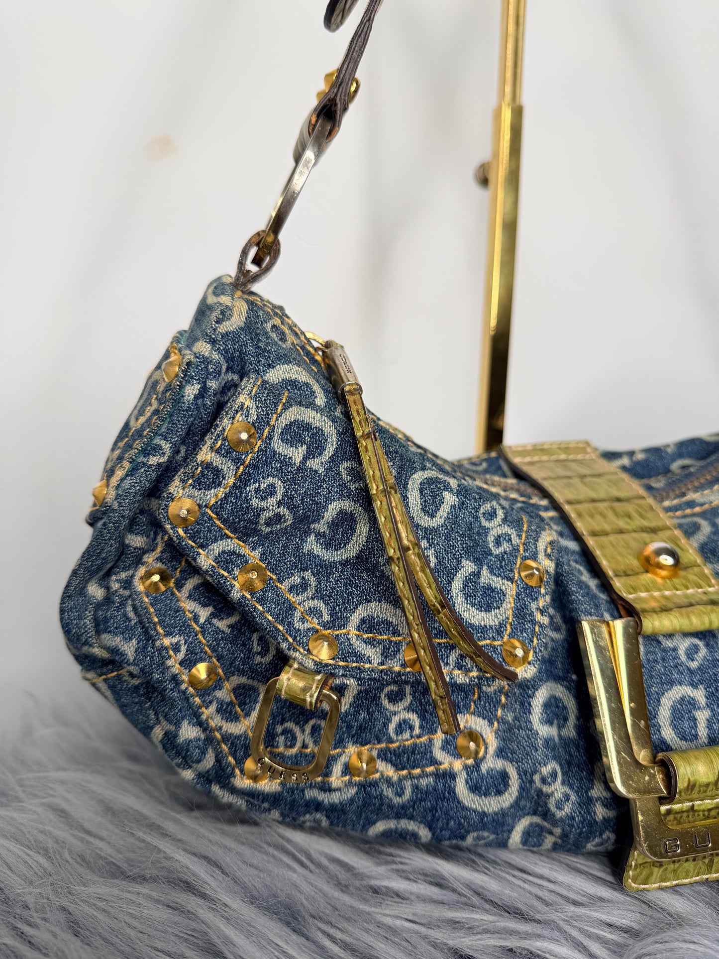 Guess Tasche Denim blau Jeans Gold Details