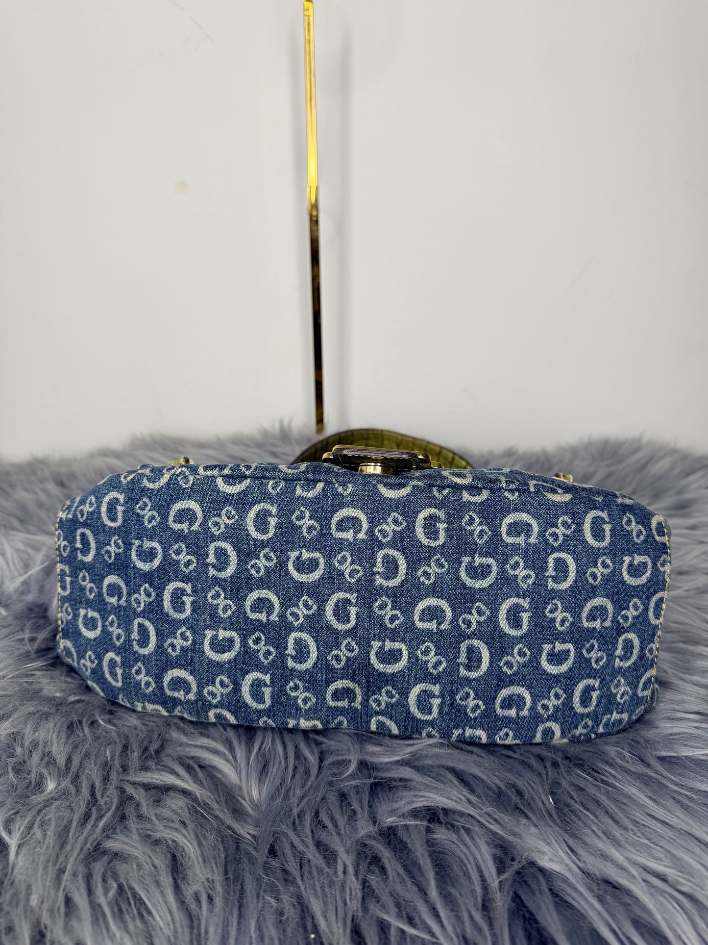 Guess Tasche Denim blau Jeans Gold Details