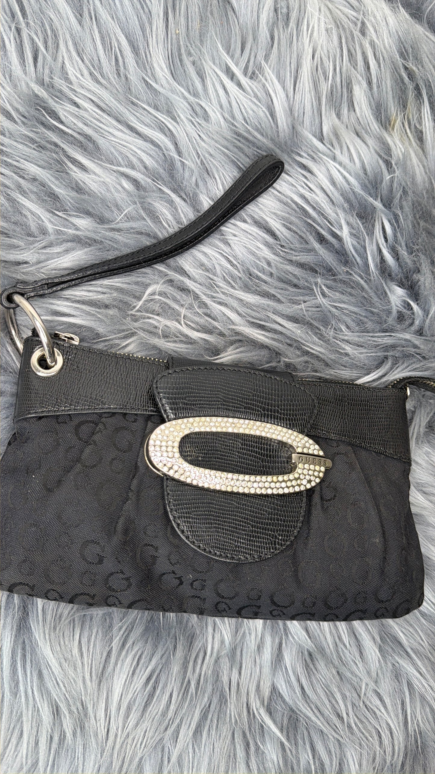 Guess vintage clutch y2000
