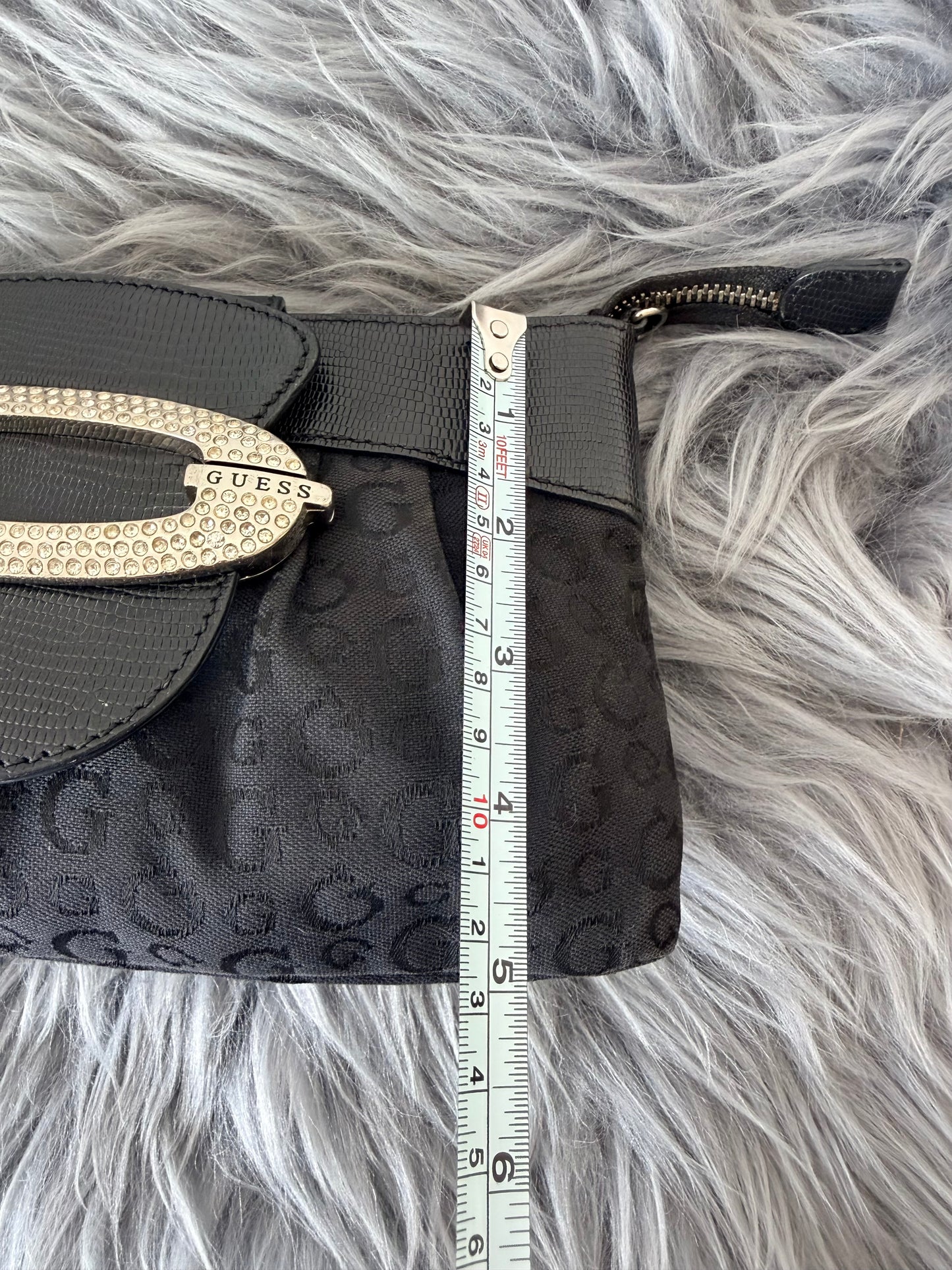 Guess vintage clutch y2000