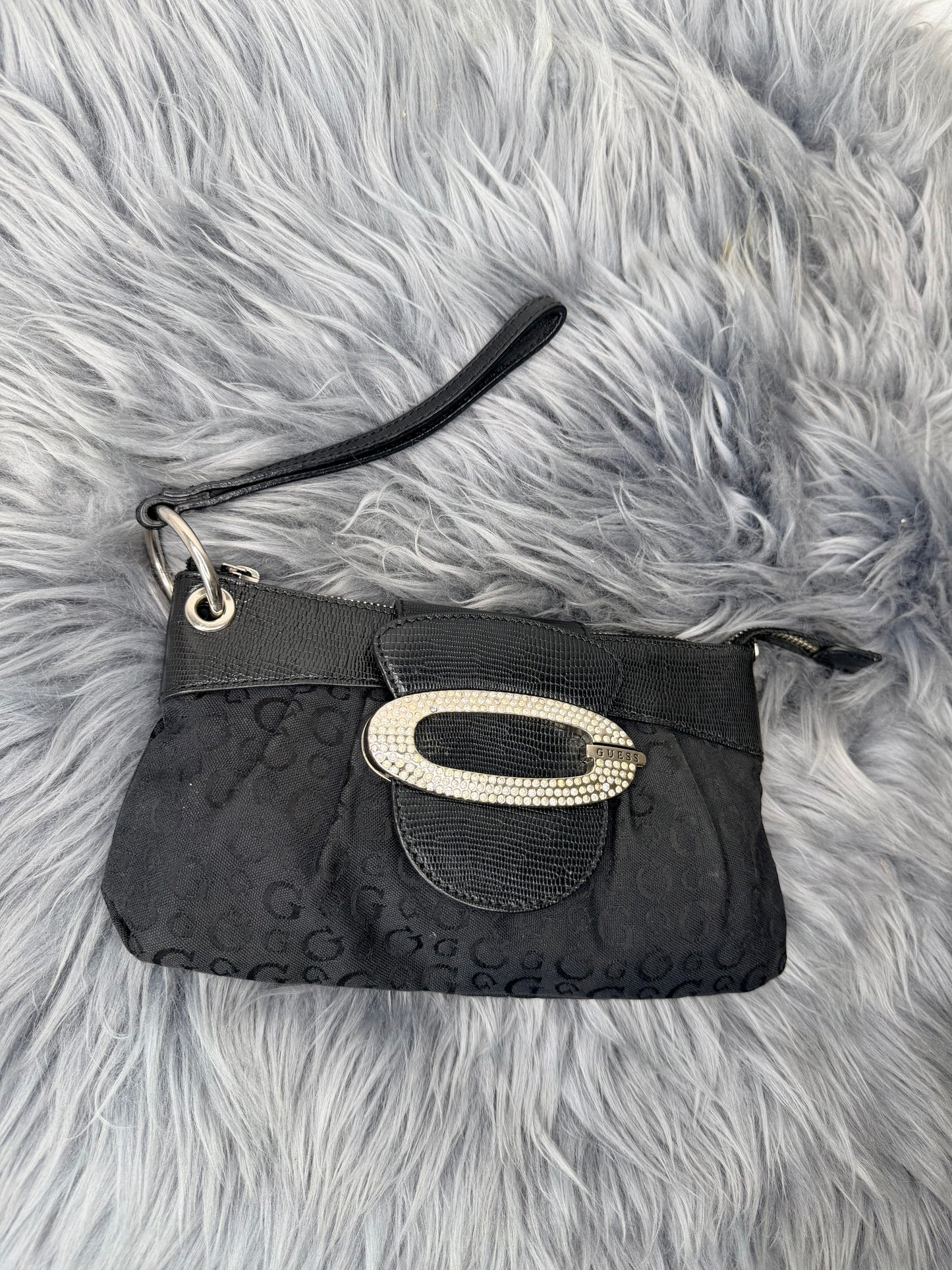 Guess vintage clutch y2000